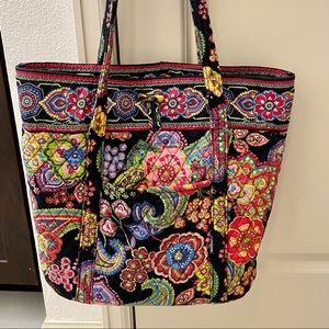 Vera Bradley Tote in rare pattern symphony in Hue